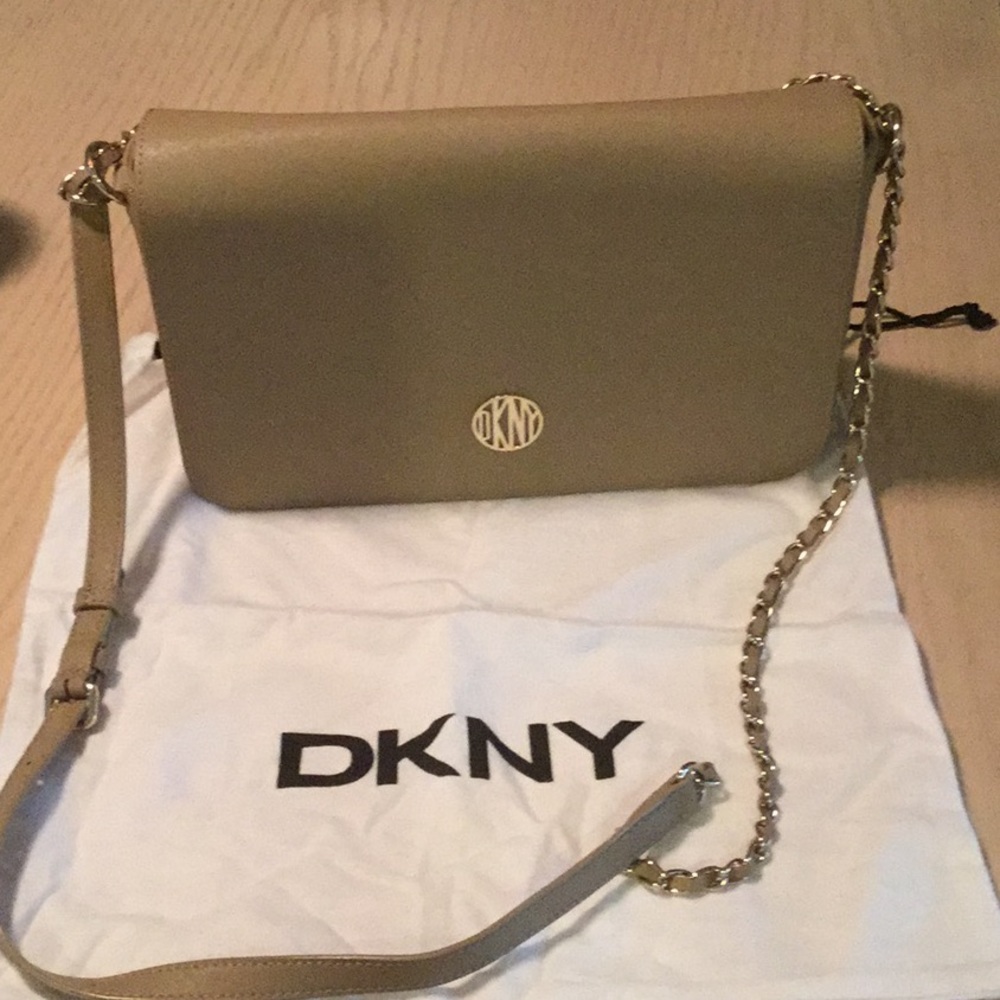 Women’s crossbody Pocketbook